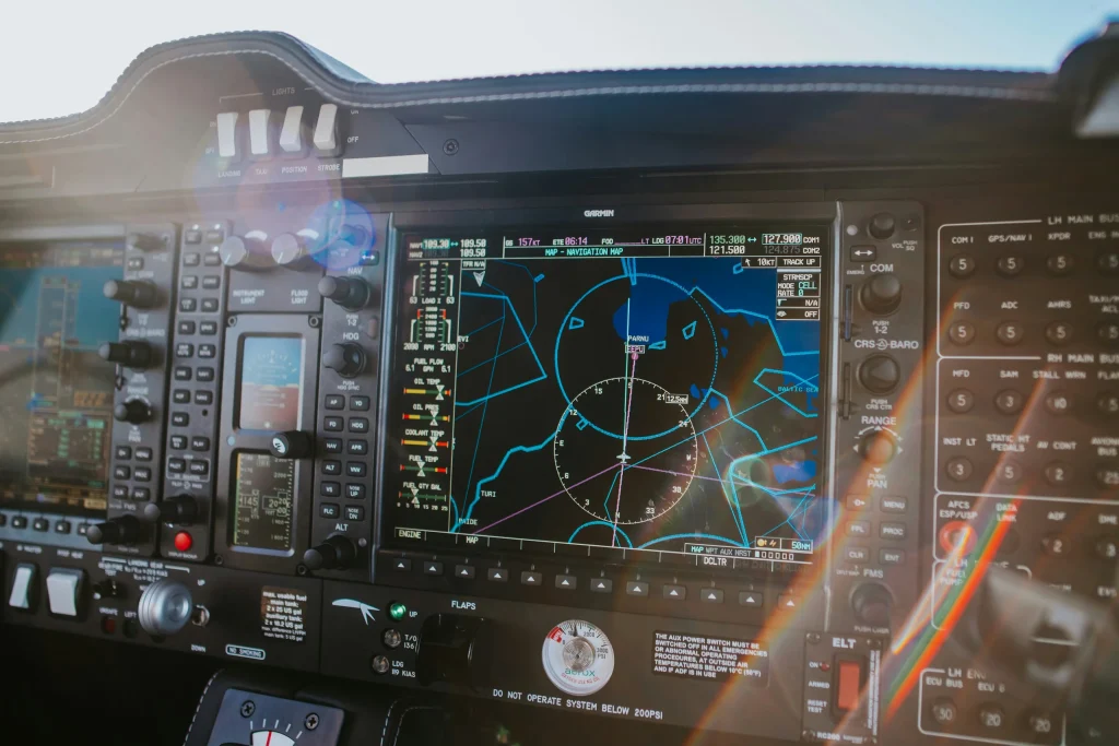 Glass-cockpit avionics reviewed in a training aircraft